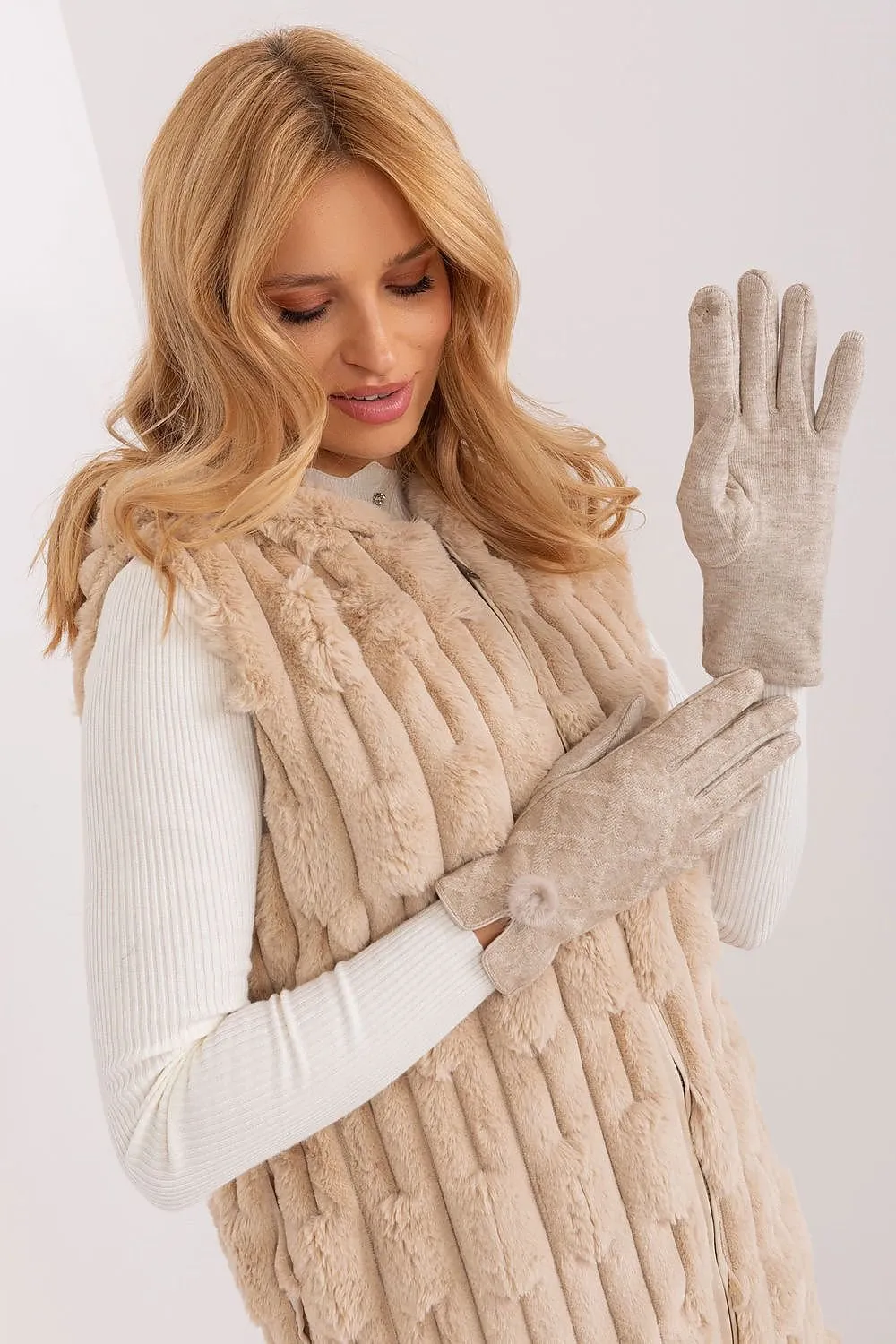 AT Pom Pom Gloves