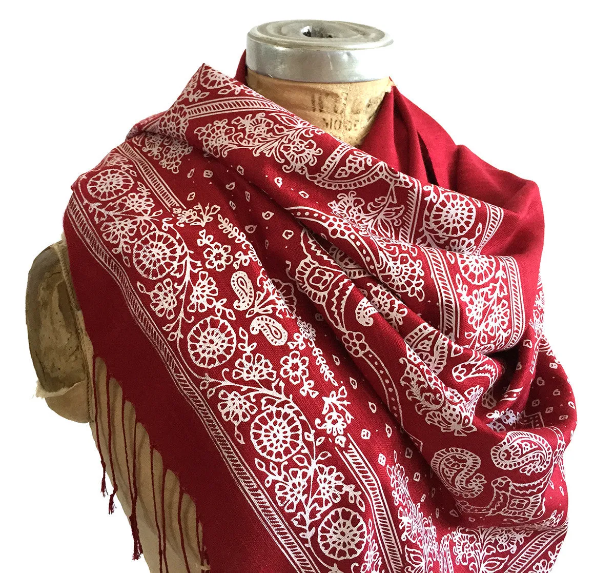 Bandana Print scarf. Linen weave pashmina