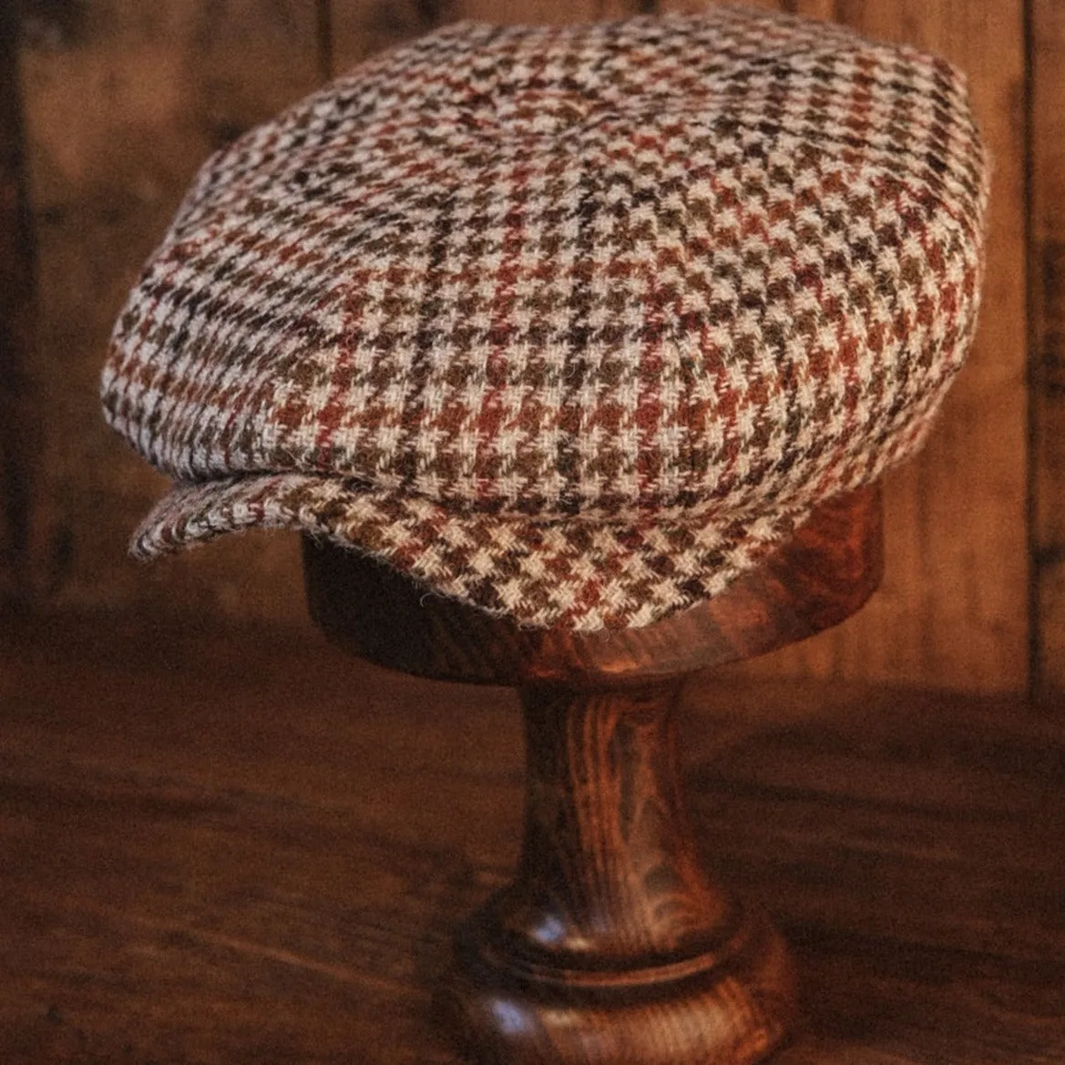 Eight Piece Camel Houndstooth Wool Newsboy Cap