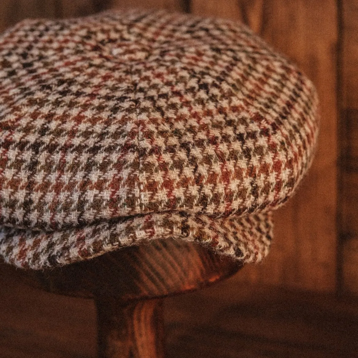 Eight Piece Camel Houndstooth Wool Newsboy Cap