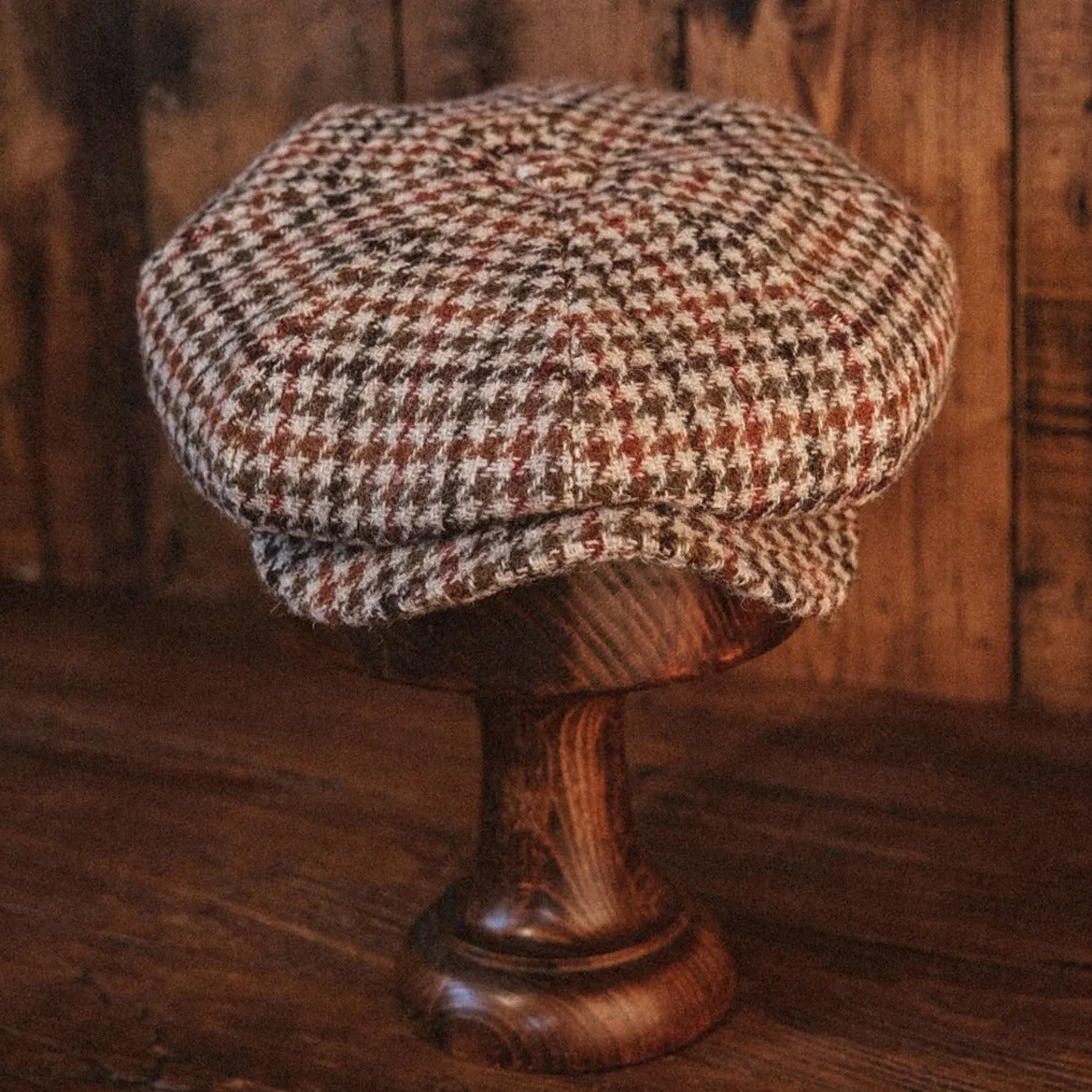 Eight Piece Camel Houndstooth Wool Newsboy Cap