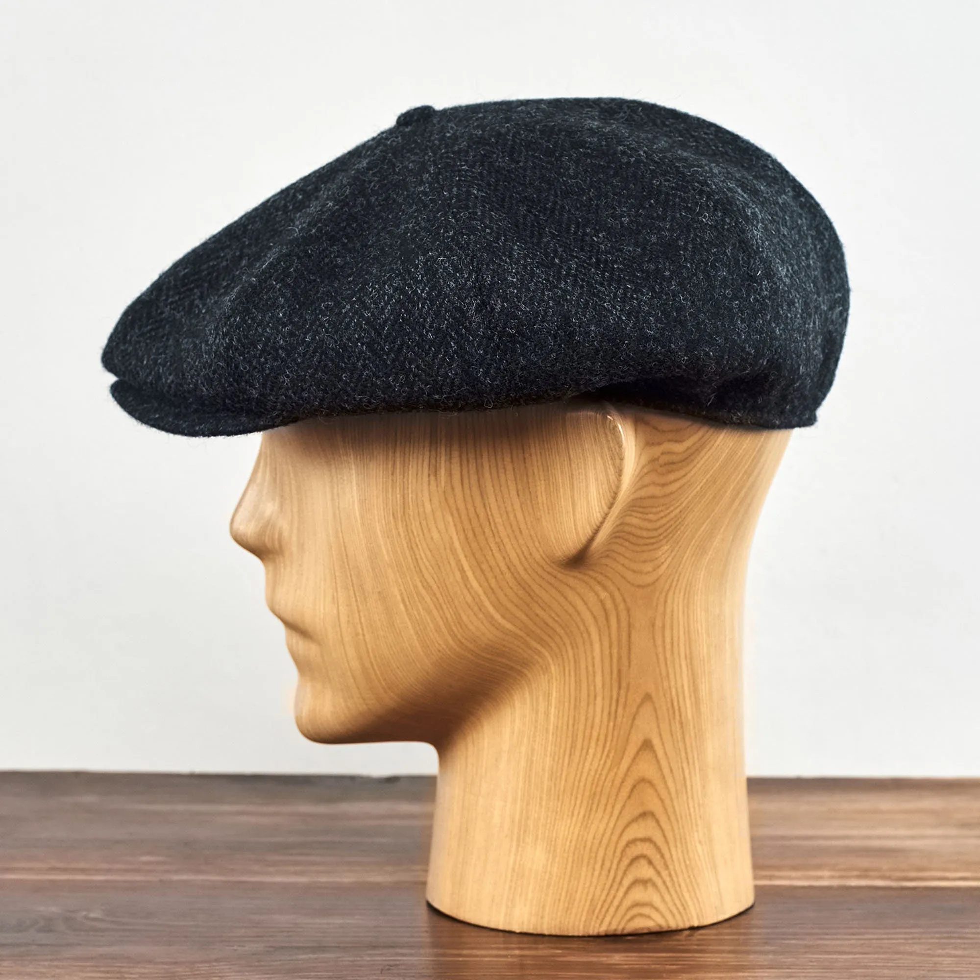 Eight Piece Cap Tweed-Black