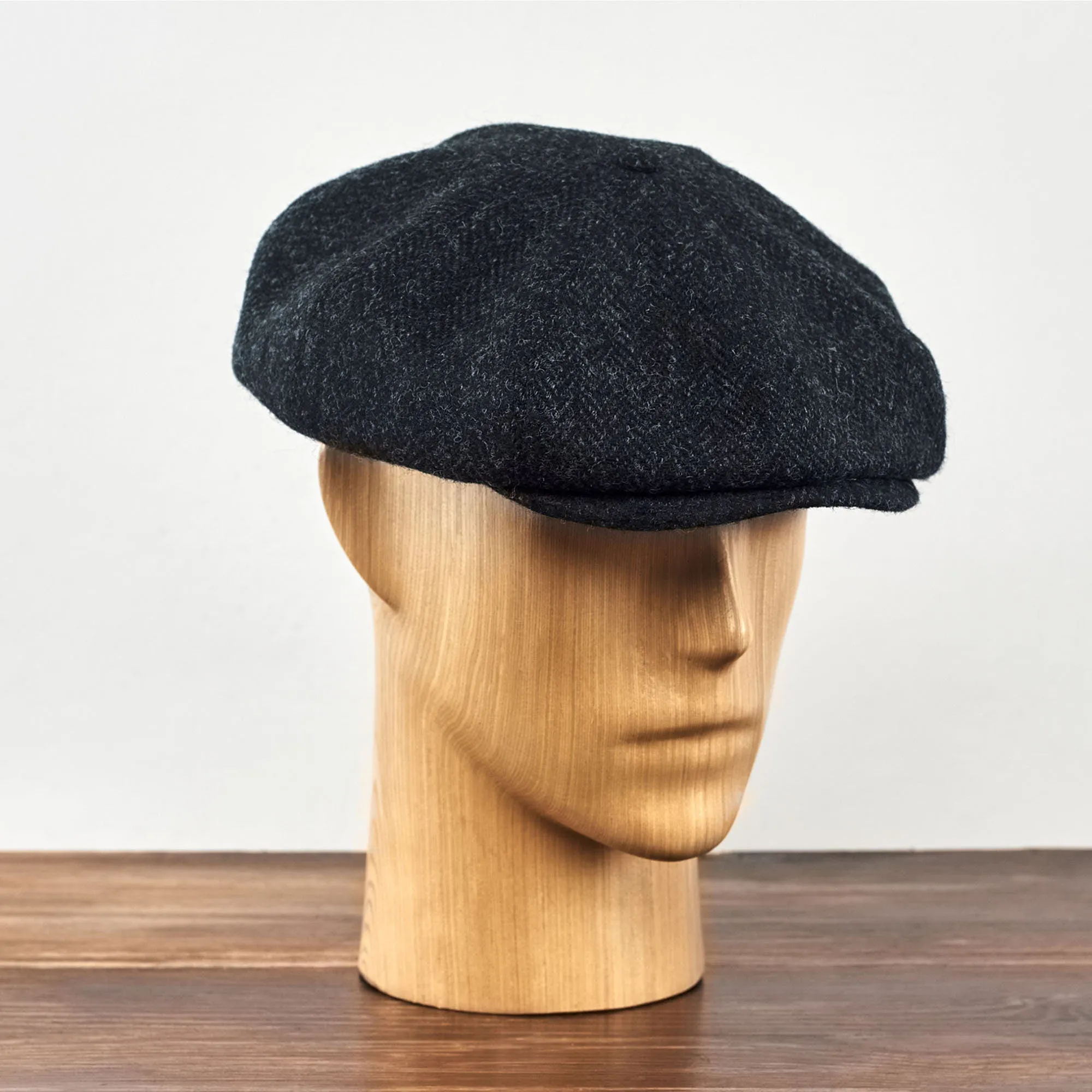 Eight Piece Cap Tweed-Black