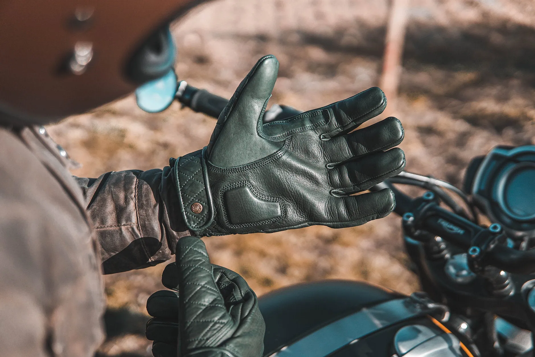 Short Cuff Bobber Gloves