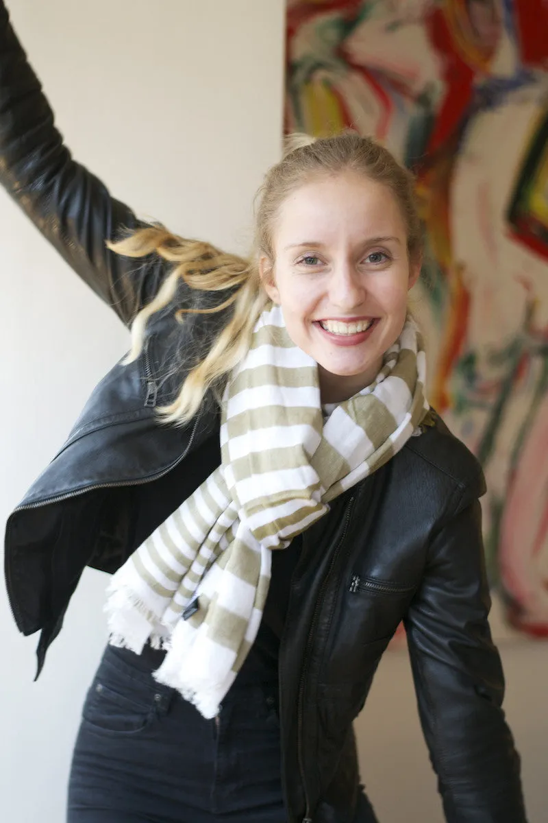 Ultra soft scarf with sand-coloured stripes