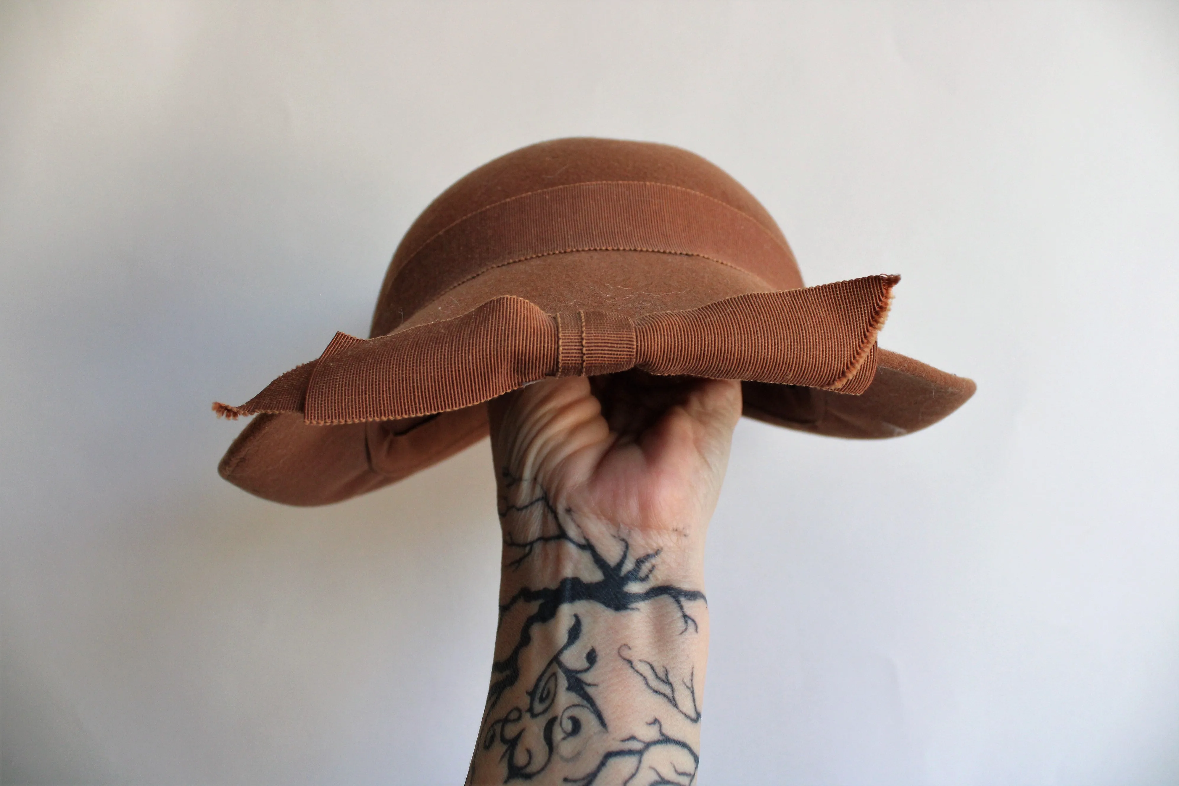 Vintage 1930s Brown Wool Felt Cloche by Merrimac