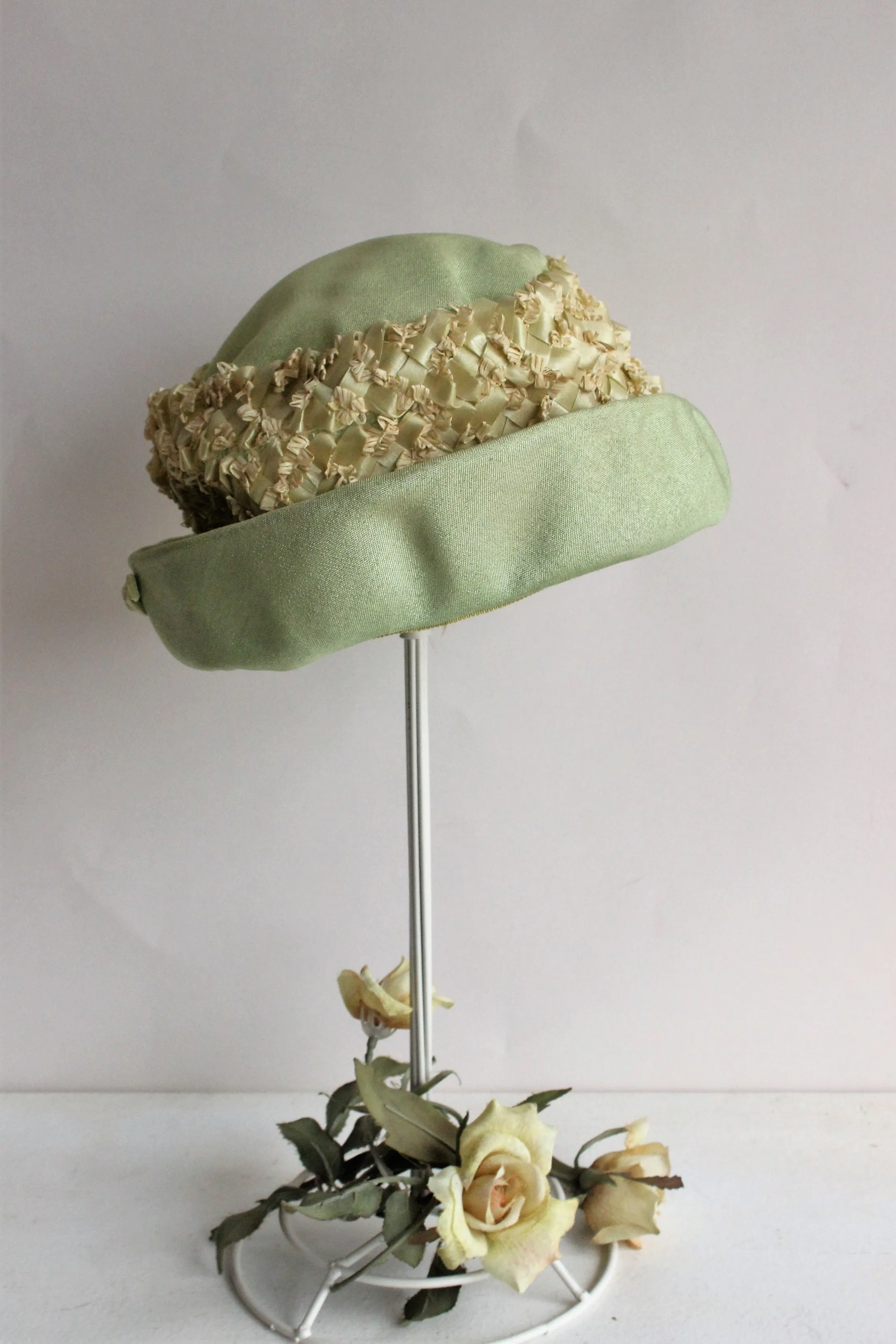 Vintage 1960s Green Cloche Hat With Straw Trim